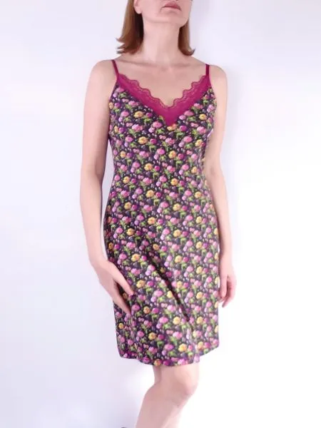 Нощница с тънки презрамки и дантела щампа Flora strap