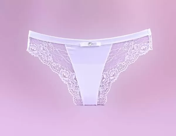 Бяла луксозна бразилиана дантела без ластик Hot lace 