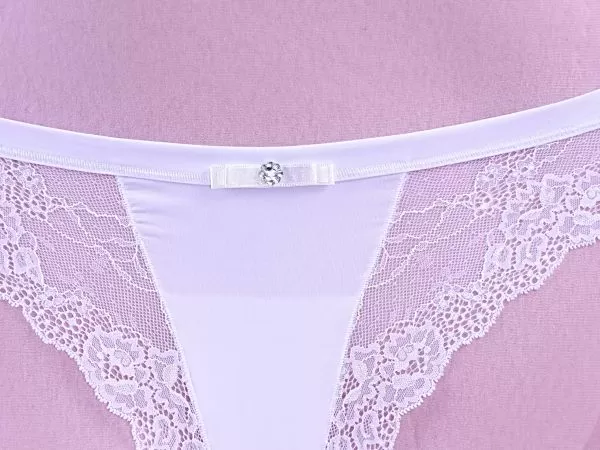 Бяла луксозна бразилиана дантела без ластик Hot lace 