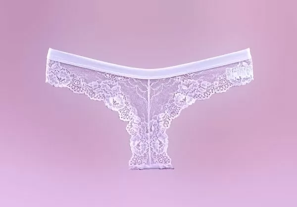 Бяла луксозна бразилиана дантела без ластик Hot lace 