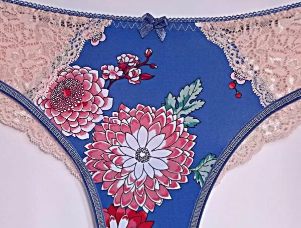 Дамска дантелена бразилиана Flora chic